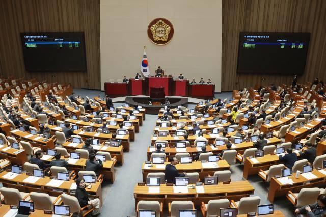 31일 국회에서 열린 3월 임시국회 제3차 본회의. [사진=연합뉴스]
