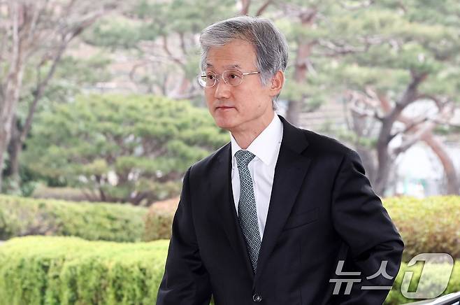 조희대 대법원장이 30일 오전 서울 서초구 대법원으로 출근하고 있다. 2026.3.30 ⓒ 뉴스1 최지환 기자