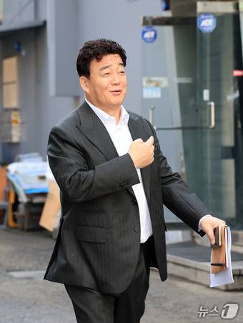 백종원 더본코리아 대표가 31일 서울 서초구 더본코리아 창업설명회장에서 열린 제32회 정기 주주총회에 참석하고 있다. 2026.3.31 ⓒ 뉴스1 이호윤 기자