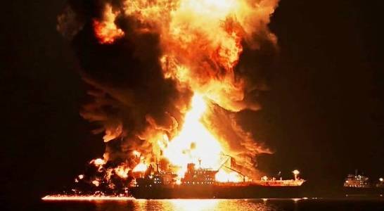 이란 타스님통신이 31일 X계정에 올린 이스라엘 연계 추정 선박 피해 사진