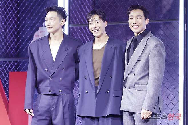 넷플릭스 시리즈 '사냥개들' 시즌2 제작발표회에 참석한 정지훈, 우도환, 이상이. 2026. 3.31 ⓒ이혜영 기자 lhy@hankooki.com