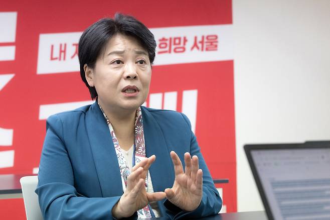 윤희숙 서울시장 예비후보가 9일 서울 여의도 본인 캠프 사무실에서 뉴스1과 인터뷰하고 있다. /뉴스1