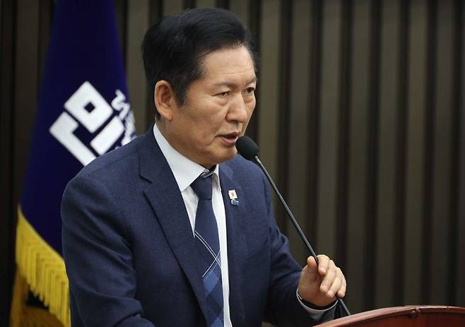 정청래 더불어민주당 대표가 31일 오후 국회에서 열린 의원총회에서 발언을 하고 있다. ⓒ뉴시스