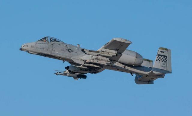 '선더볼트 II'란 별명을 가진 A-10C 공격기. 미 국방부 영상정보배포시스템
