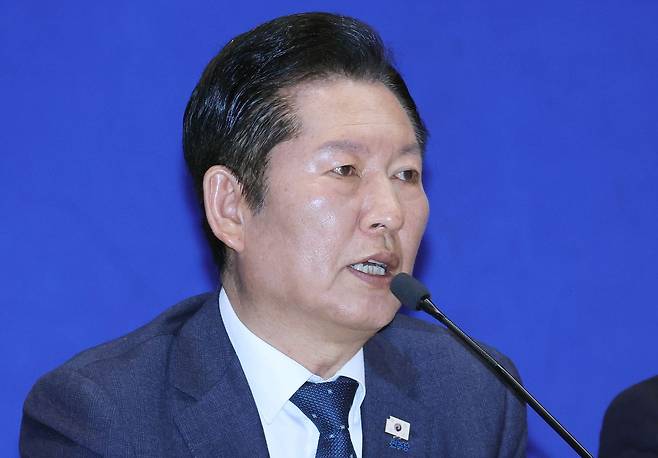 정청래 더불어민주당 대표가 30일 오전 국회 의원회관에서 열린 서울 최고위원회의에서 발언하고 있다. 임현동 기자