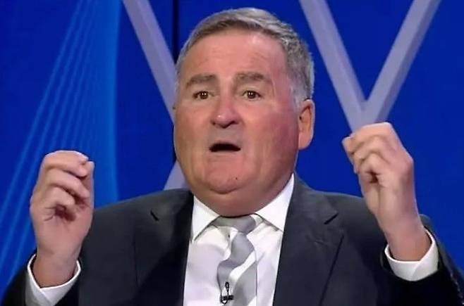 [서울=뉴시스] 성희롱 발언으로 영국의 스포츠 전문 채널 스카이 스포츠(Sky Sports)에서 퇴출된 리처드 키스(68)의 모습. (사진= X 캡처) *재판매 및 DB 금지