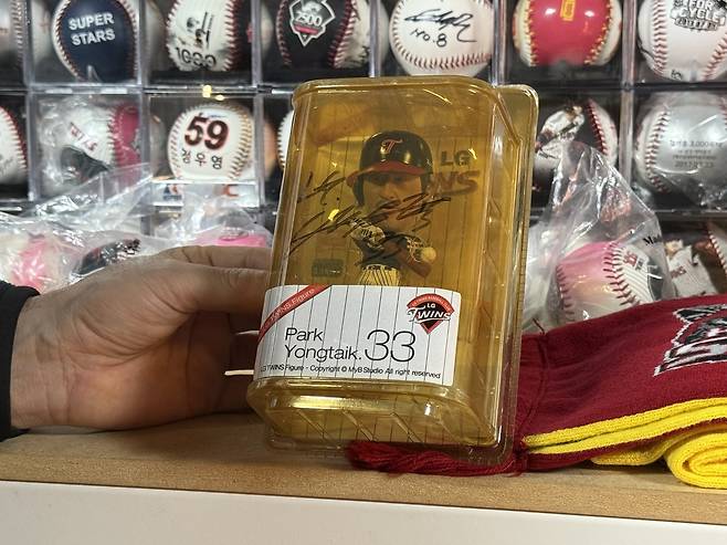 2010년 출시 당시 3만5000원이었던 LG트윈스 박용택 피규어. 김도연 기자