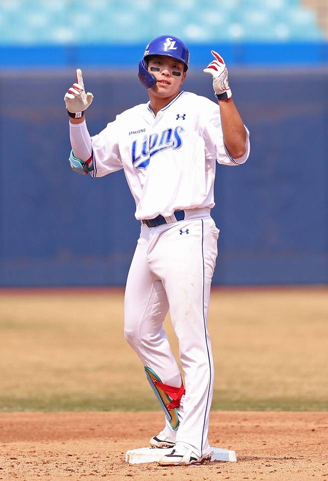 ▲ 삼성 라이온즈가 31일 대구 삼성라이온즈파크에서 두산 베어스와의 홈경기를 앞두고 6번 타순을 지키던 김영웅을 1번 타순에 배치했다. 2연패를 끊기 위한 극약 처방이다. ⓒ삼성 라이온즈