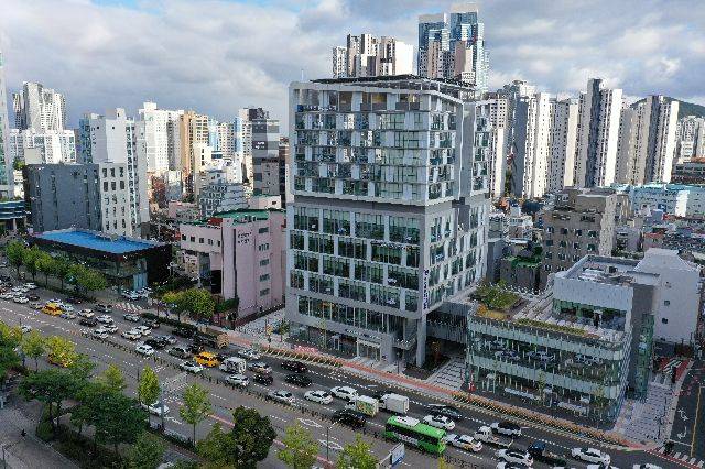 나라키움 부산 온타워 전경. 부산일보DB