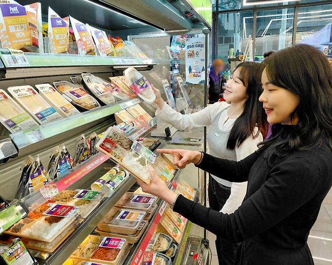 CU가 새로 선보인 간편식 'PBICK 더 키친' 제품/사진=BGF리테일