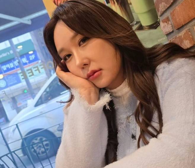 다이어트로 날렵해진 턱선 덕분에 얼굴이 더 또렷해진 풍자의 모습. 사진=풍자 SNS