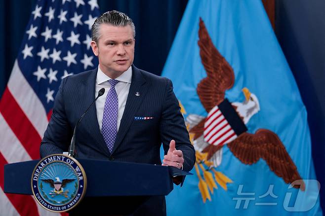 피트 헤그세스 미국 국방장관이 31일(현지시간) 워싱턴DC 인근 펜타곤(미 국방부 청사)에서 대(對)이란 군사작전 현황에 대해 브리핑하고 있다. 2026.03.31. ⓒ 로이터=뉴스1