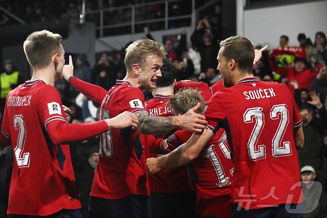 체코가 덴마크를 제압하고 20년 만에 월드컵 본선 진출에 성공했다. ⓒ AFP=뉴스1