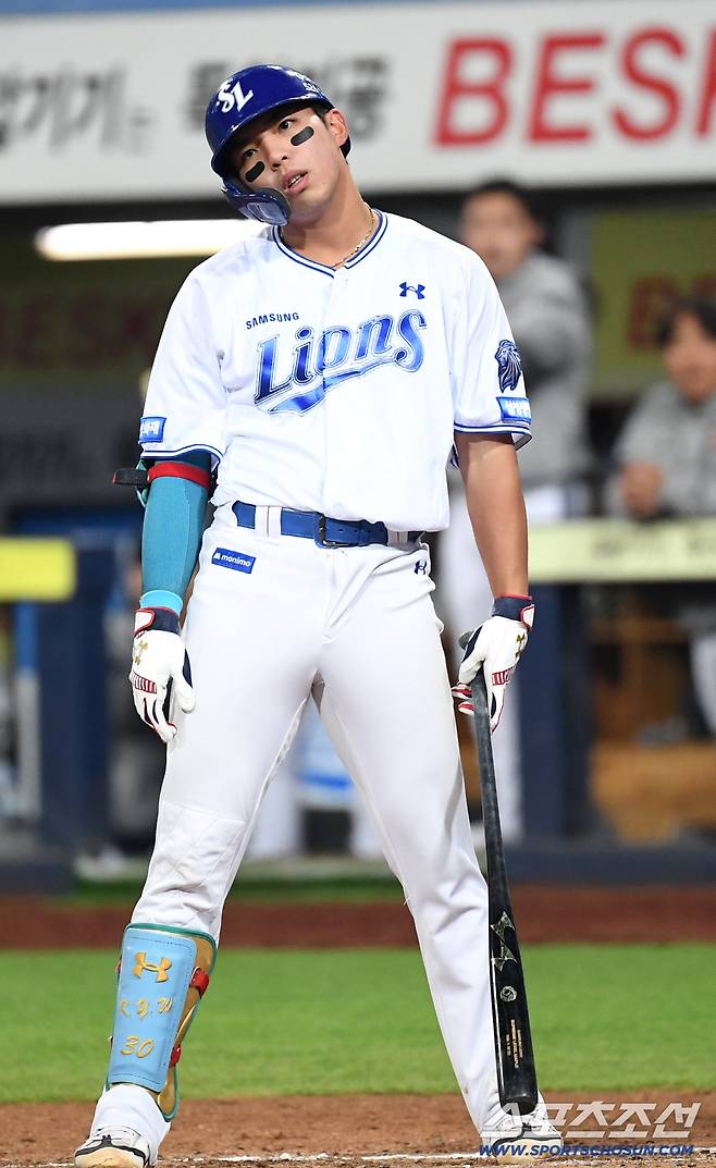 31일 대구 삼성라이온즈파크에서 열린 삼성과 두산의 경기. 6회 삼진을 당하고 있는 삼성 김영웅. 대구=송정헌 기자songs@sportschosun.com/2026.03.31/