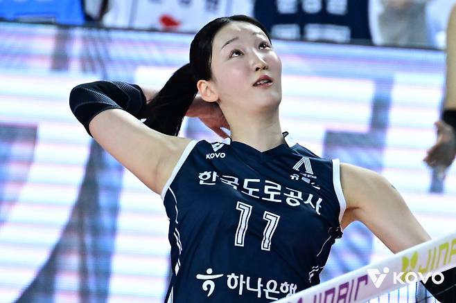 2세트 실바의 공격을 4차례나 막아선 도로공사 김세연.