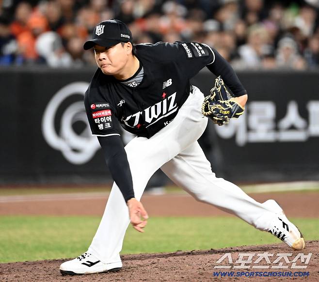 31일 대전한화생명볼파크에서 열린 KT와 한화의 경기. 6회말 KT 한승혁이 역투하고 있다. 대전=허상욱 기자wook@sportschosun.com/2026.03.31/
