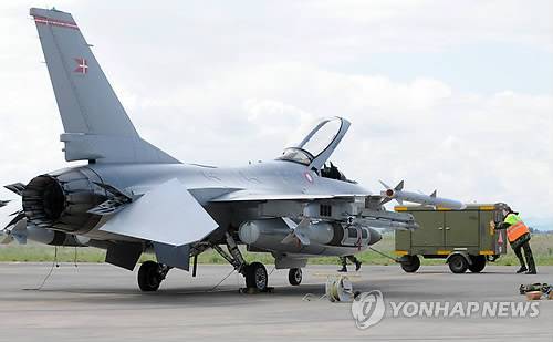 시칠리아 시고넬라 기지에 착륙한 F-16 전투기. EPA 연합뉴스
