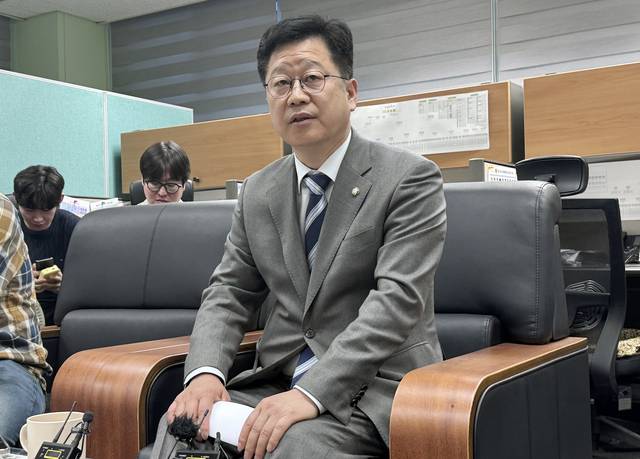 전북특별자치도지사 출마 예정자인 더불어민주당 안호영 의원이 1일 전북도의회에서 기자간담회를 하고 있다. [연합뉴스]