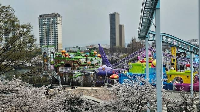 매직 아일랜드 입구에서 바라 본 ‘메이플 아일랜드’ 전경.