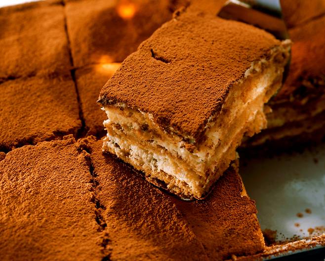 미국 건강매체 베리웰헬스는 혈당 급등을 줄이기 위한 단 음식 섭취 시점과 식사 방법을 소개했다./사진=클립아트코리아