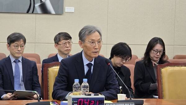 ▲고광헌 방송미디어통신심의위원회 위원장 후보자가 1일 국회 과학기술방송통신위원회에서 열린 인사청문회에서 질의에 답하고 있다. 사진=미디어오늘 영상 캡쳐