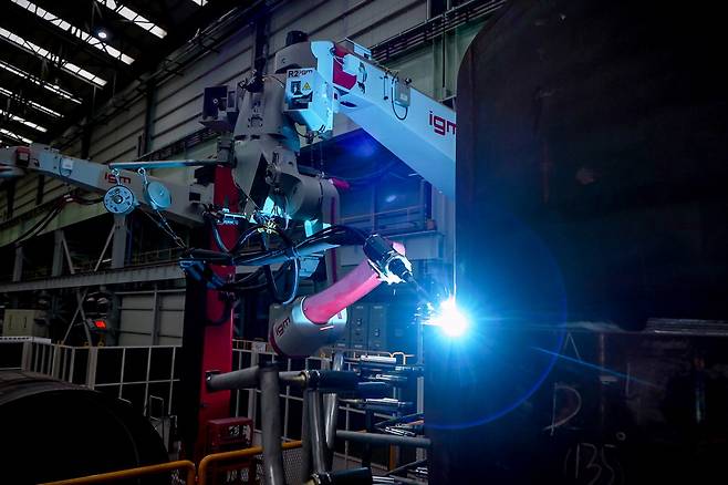 두산에너빌리티 원자력공장은 AI 기술을 적용한 3D 카메라를 통해 AI 용접 자동화 공정을 고도화하고 있다. 두산에너빌리티