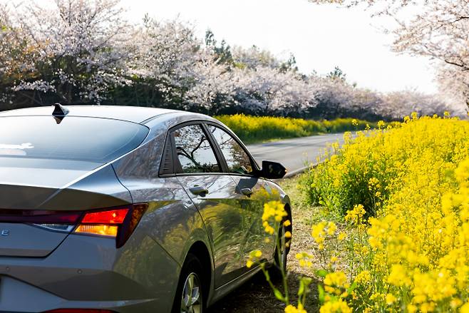 겨울을 지낸 타이어와 부품들은 한파로 성능이 저하됐을 가능성이 있어 봄철 운행 전 사전 점검이 권장된다. /사진=클립아트코리아