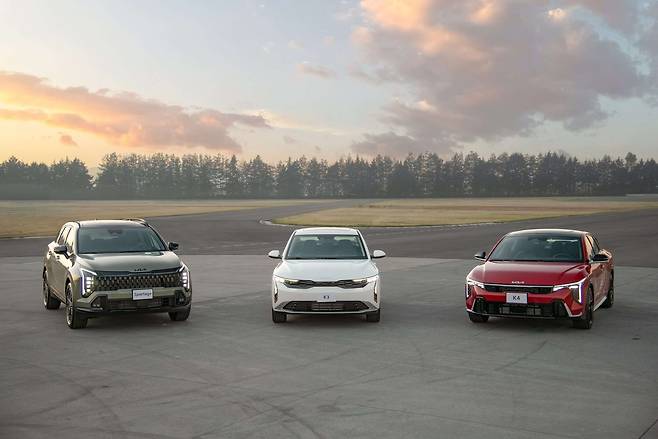 기아가 멕시코에서 판매 중인 ‘스포티지’(왼쪽부터), ‘K3’, ‘K4’  [기아 멕시코 법인 제공]