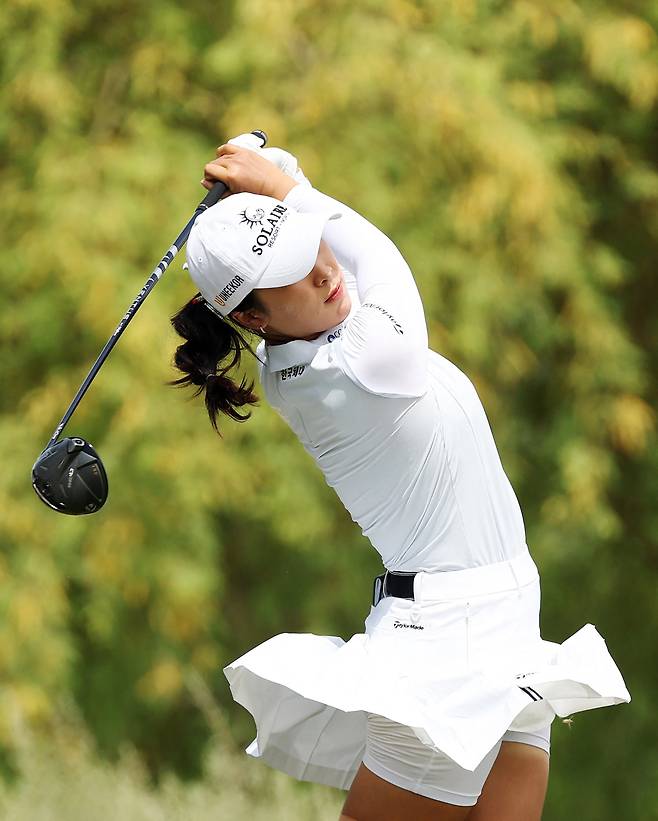 티샷을 하고 있는 윤이나. 사진 제공=AFP연합뉴스