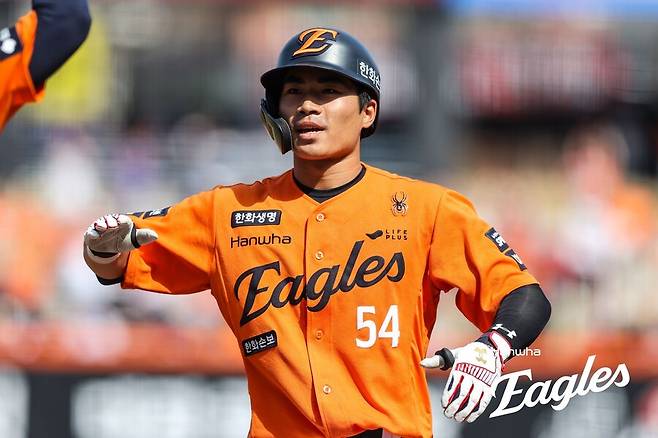 ▲ 지명 당시부터 지금까지 큰 화제를 모으며 신인상 레이스를 주도하고 있는 한화 외야수 오재원 ⓒ한화 이글스