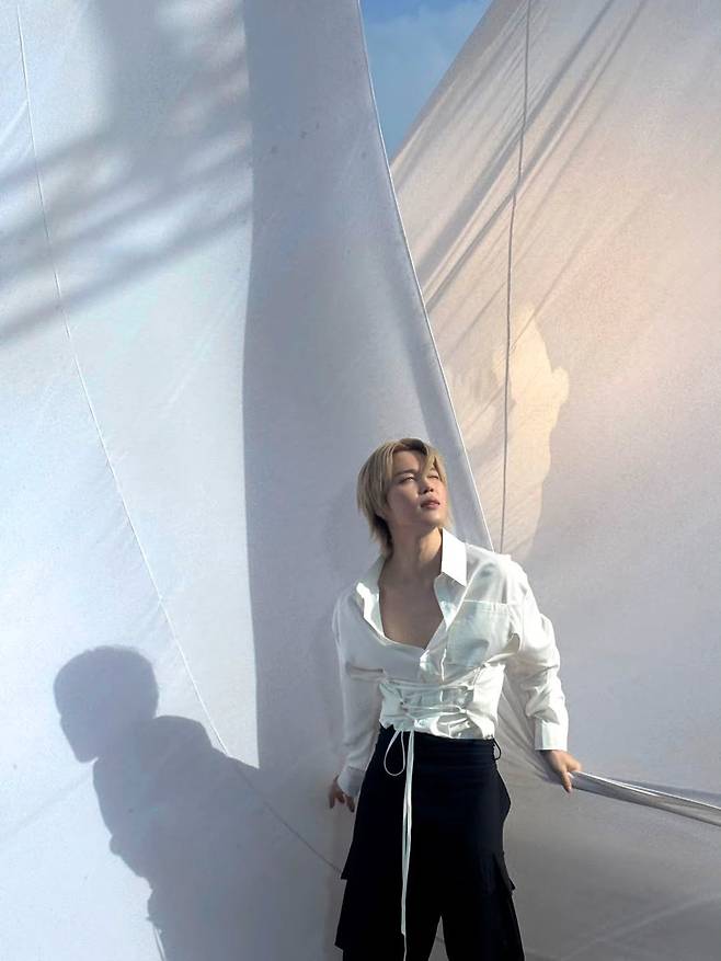 방탄소년단 지민, 에릭 왕자 실사판..'女心 홀릭'