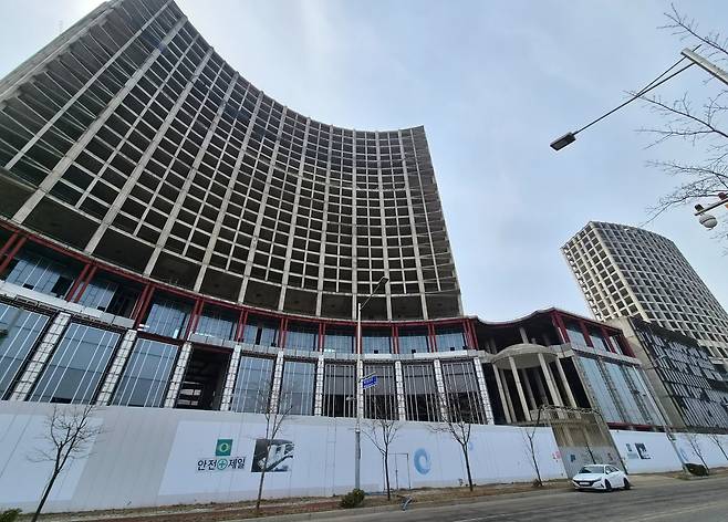 방치되고 있는 인천 미단시티 카지노복합리조트 공사장 [촬영 홍현기]