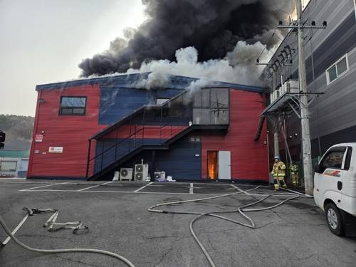 파주 공장 화재 [경기도북부소방재난본부 제공. 재판매 및 DB 금지]