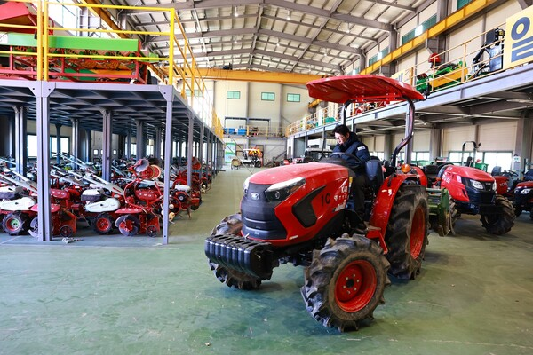 울진군 농기계임대사업소가 농가들에게 임대해주는 농기계 모습. 울진군 제공