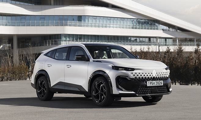 르노코리아가 3월 신차 필랑트의 인기 덕에 1년 만에 월간 판매량 6,000대 이상을 달성했다. / 르노코리아