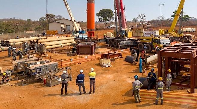 칠레에 이어 콩고민주공화국(민주콩고)에서도 구리 생산량 감소 가능성이 제기되며 글로벌 구리 공급 우려가 심화하고 있다. 캐나다 광산기업 아이반호 마인즈(Ivanhoe Mines)의 ‘카모아-카쿨라(Kamoa-Kakula)’ 구리 제련소 현장.(사진=아이반호 마인즈)