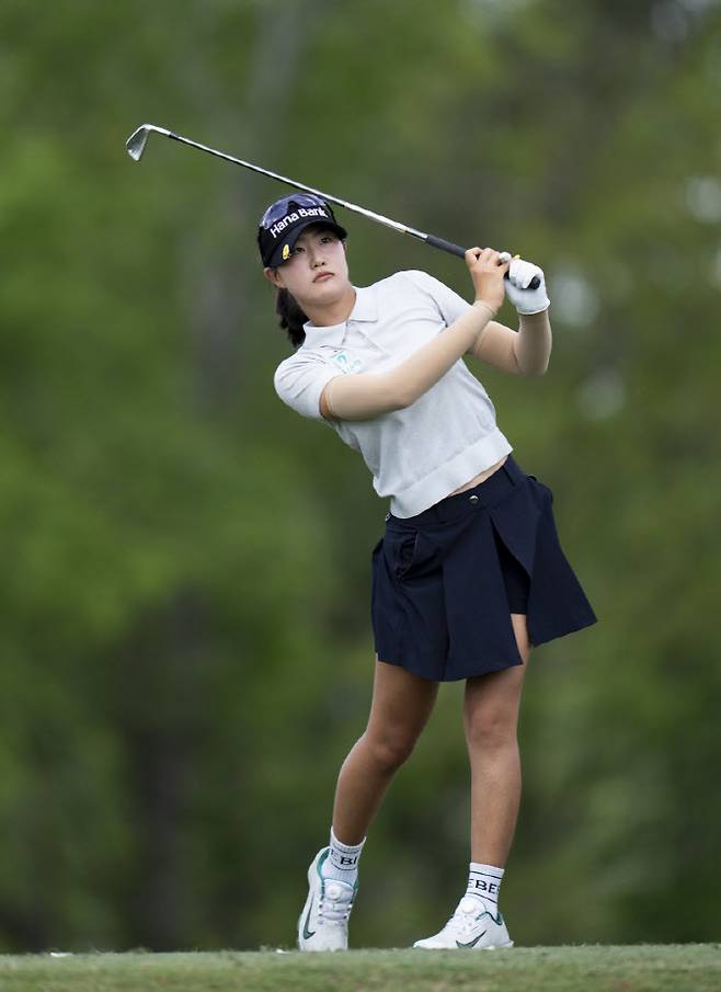 오수민이 2일(한국시간) 미국 조지아주 에반스의 챔피언스 리트리트 골프클럽에서 열린 오거스타 내셔널 여자 아마추어 1라운드 17번홀에서 티샷을 하고 있다. (사진=ANWA)