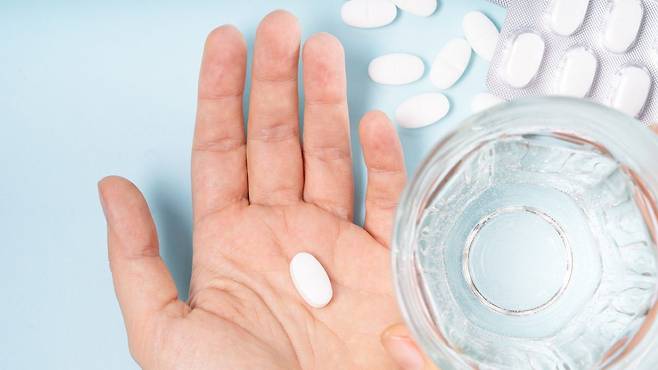 진통제는 성분을 확인하고 증상에 맞게 복용해야 한다|출처: 클립아트코리아