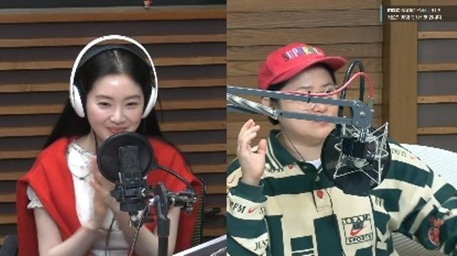 김신영(오른쪽)이 두쫀쿠를 먹고 요요현상을 겪었다고 했다. 사진=MBC FM4U '정오의 희망곡 김신영입니다' 보이는 라디오 캡처