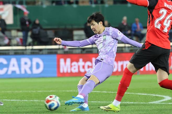 오스트리아전에서 슛을 시도하는 이강인. 빈 | 연합뉴스