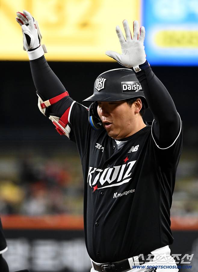 1일 대전한화생명볼파크에서 열린 KT와 한화의 경기. 7회초 2사 1,3루 KT 김현수가 1타점 적시타를 치고 기뻐하고 있다. 대전=허상욱 기자wook@sportschosun.com/2026.04.01/