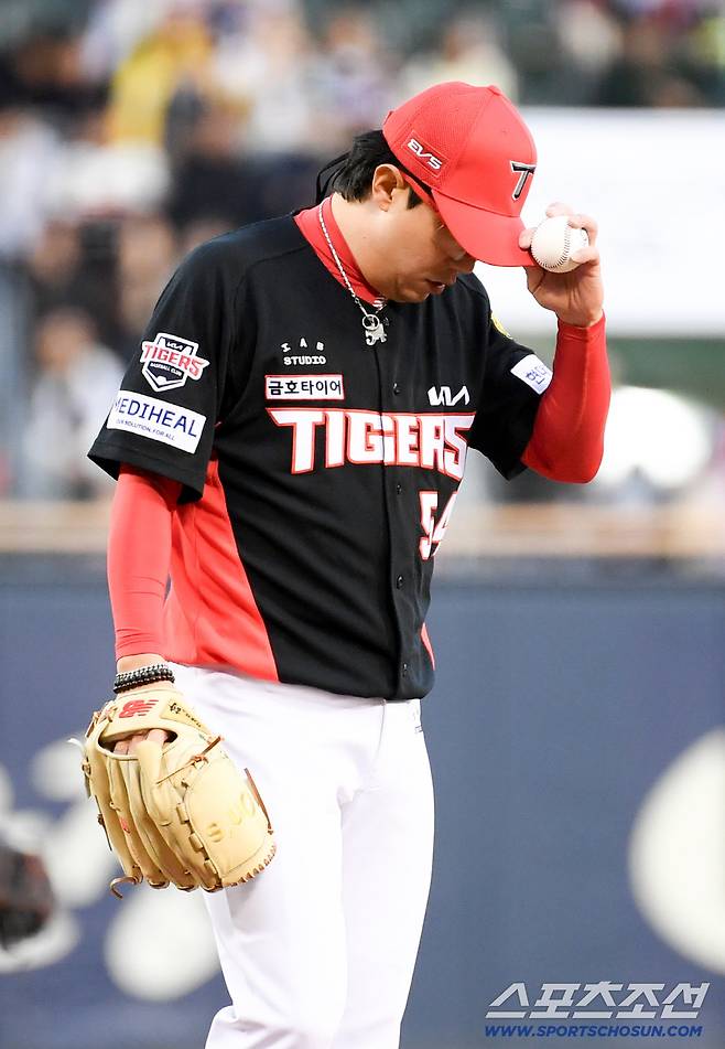 1일 잠실구장에서 열린 LG와 KIA의 경기. KIA 양현종이 숨을 고르고 있다. 잠실=박재만 기자 pjm@sportschosun.com/2026.04.01/