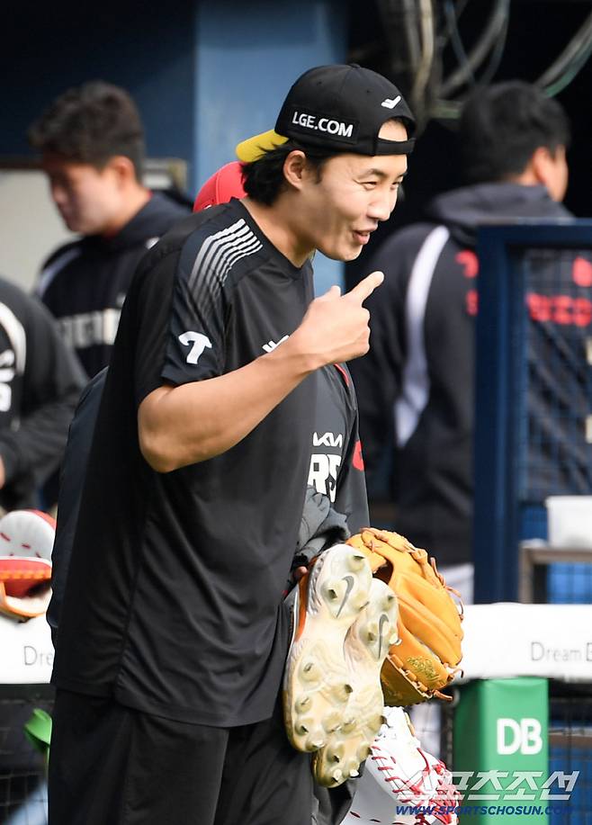 넉살 좋은 임찬규를 싫어할 사람은 없었다.