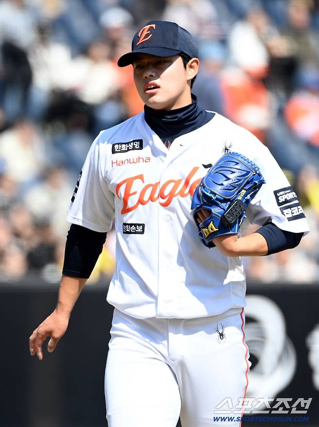 20일 대전한화생명볼파크에서 열린 KIA와 한화의 시범경기, 1회초 투구를 마친 한화 문동주가 더그아웃으로 향하고 있다. 대전=허상욱 기자wook@sportschosun.com/2026.03.20/