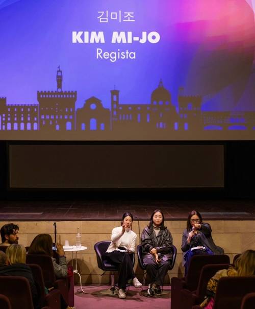 피렌체 한국영화제에서 관객과의 대화 장면. 중앙이 연출을 맡은 김미조 감독이다. [사진제공 롯데엔터테인먼트]