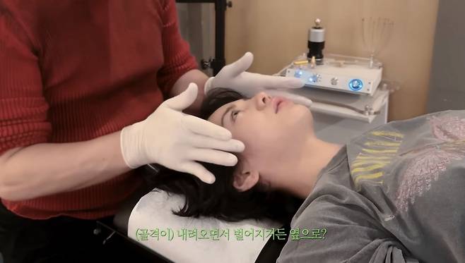 유튜브 〈NA()NA〉