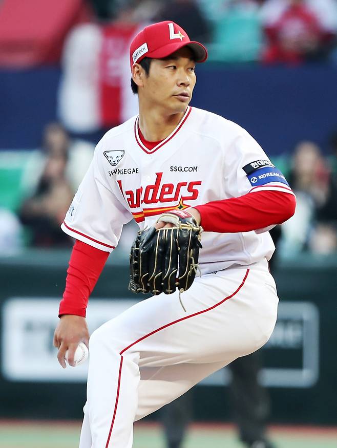 지난 1일 인천 키움전에서 KBO리그 정규시즌 데뷔전을 치른 일본인 아시아쿼터 타케다 쇼타. SSG 제공