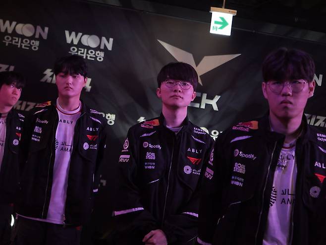 T1 선수들. LCK 제공