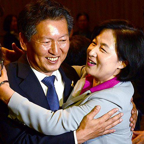 정청래 민주당 대표와 추미애 의원(전 국회 법제사법위원장)은 검찰개혁과 사법개혁을 강행한 주역들이다. [뉴스1]