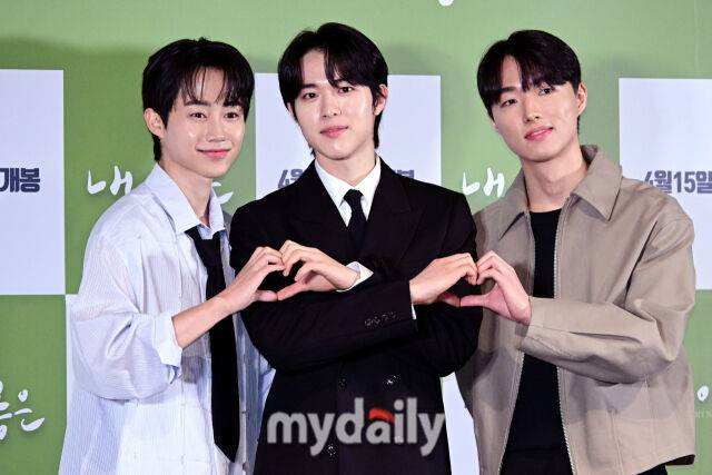 2026년 4월 2일 오후 서울 용산구 CGV 용산아이파크몰에서 진행된 영화 '내 이름은' 언론시사회에서 박지빈, 신우빈, 최준우(왼쪽부터)가 포즈를 취하고 있다.